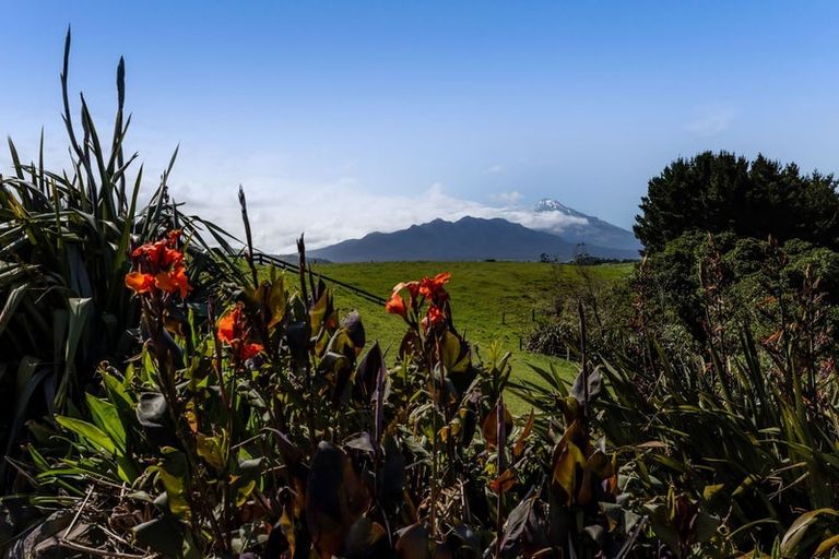 Photo of property in 253 Lwr Pitone Road, Pitone, New Plymouth, 4374