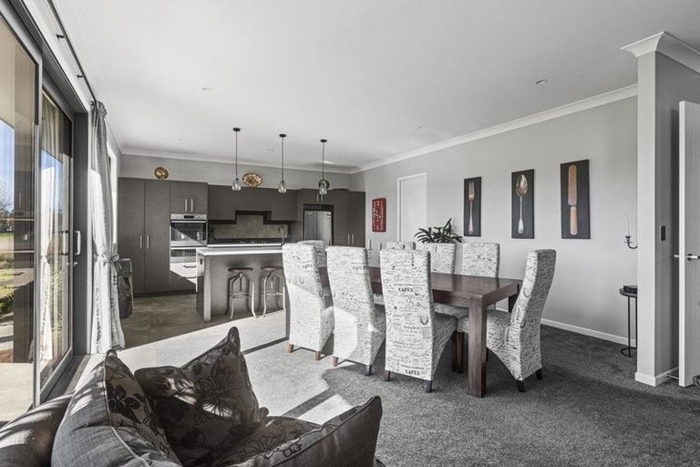 Photo of property in 10 Hanalin Drive, Marton, 4710