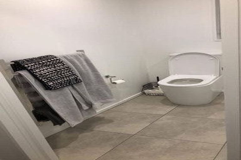 Photo of property in 60a Viewmont Drive, Harbour View, Lower Hutt, 5010