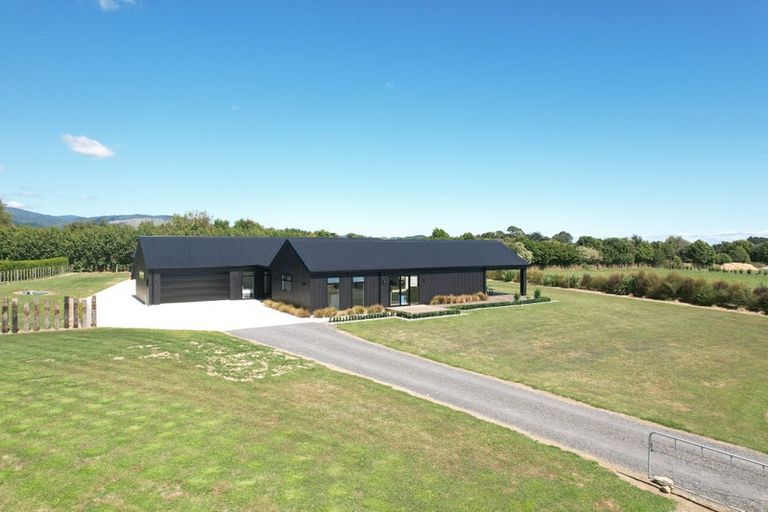 Photo of property in 18 Oriwa Lane, Levin, 5571