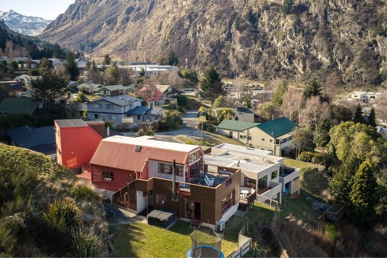 Photo of property in 8b Kiely Lane, Queenstown, 9300