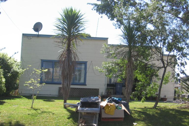 Photo of property in 2/7 Savoy Road, Glen Eden, Auckland, 0602