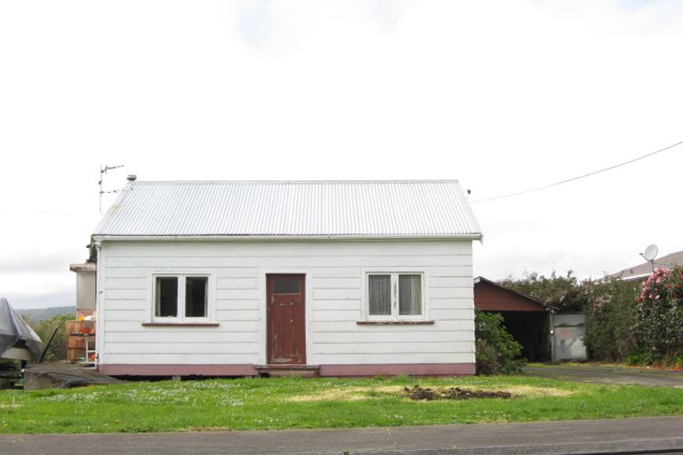 Photo of property in 28 Ngapapa Street, Urenui, 4375