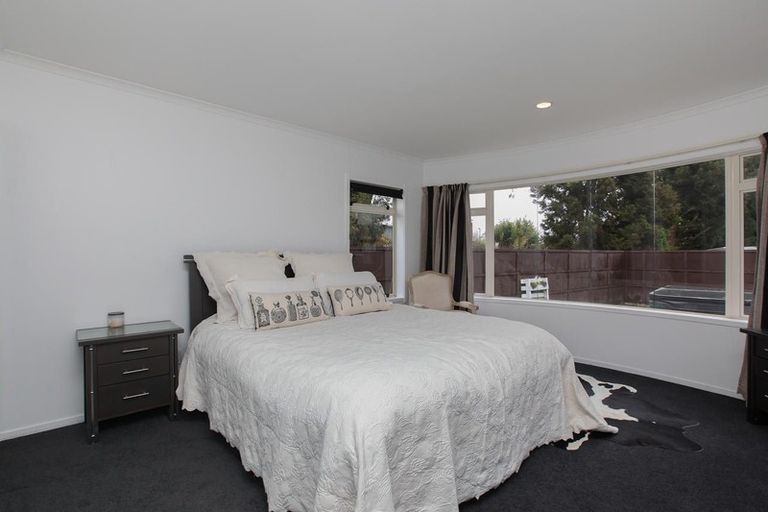 Photo of property in 43 Hastings Place, Hamilton Lake, Hamilton, 3204