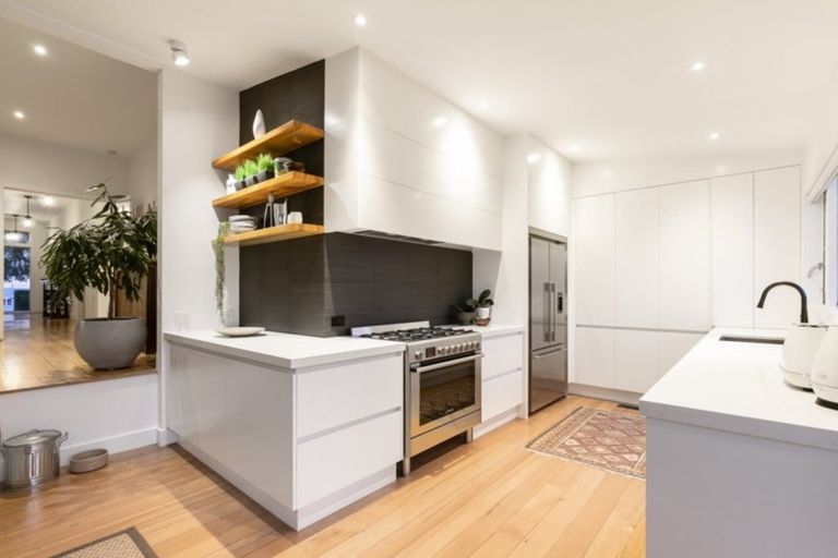 Photo of property in 131 Vauxhall Road, Narrow Neck, Auckland, 0624