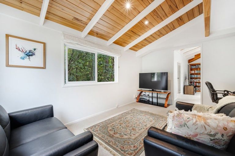 Photo of property in 92a Beach Road, Mellons Bay, Auckland, 2014