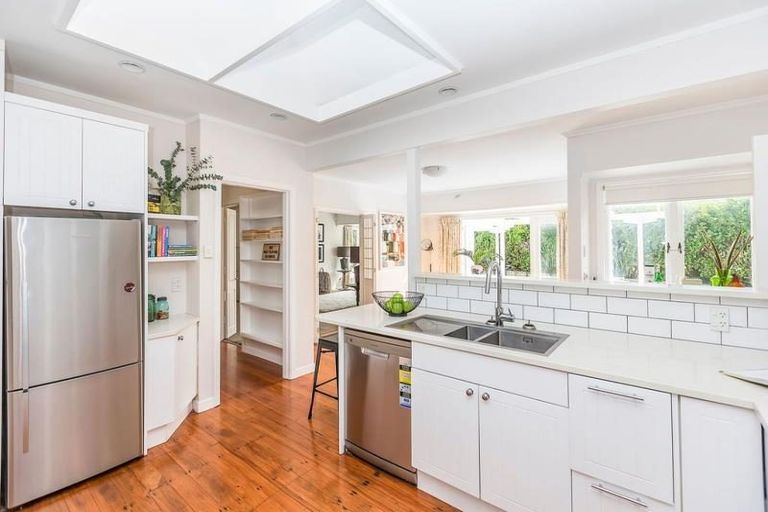 Photo of property in 45 Delhi Crescent, Khandallah, Wellington, 6035