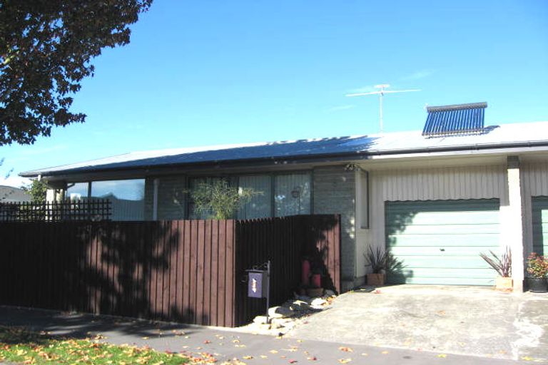 Photo of property in 1/5 Chislehurst Place, Bryndwr, Christchurch, 8052