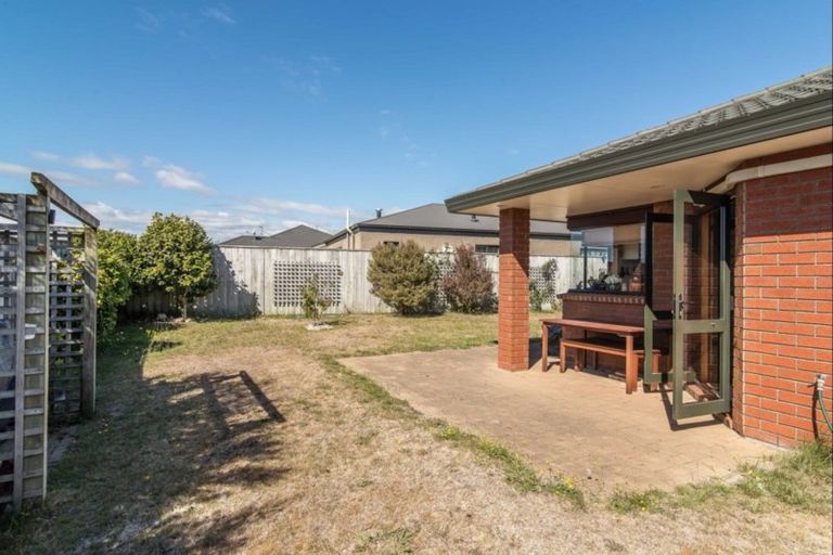 Photo of property in 139 Guildford Drive, Paraparaumu Beach, Paraparaumu, 5032