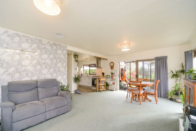 Photo of property in 49 Chippendale Crescent, Highbury, Palmerston North, 4412