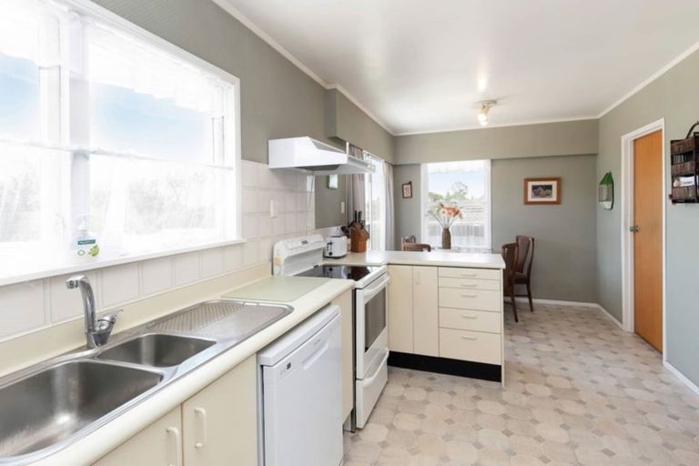 Photo of property in 22 Haseler Crescent, Howick, Auckland, 2014