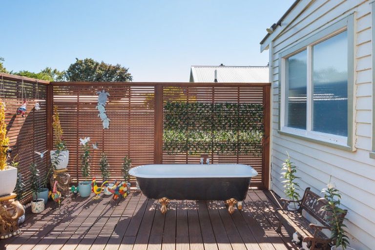 Photo of property in 93 Featherston Street, Takaro, Palmerston North, 4412