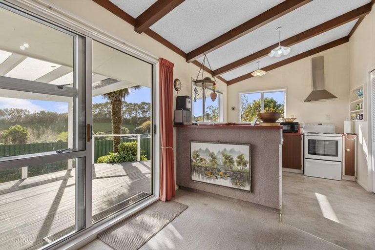 Photo of property in 24a Saint Ives Grove, Whalers Gate, New Plymouth, 4310