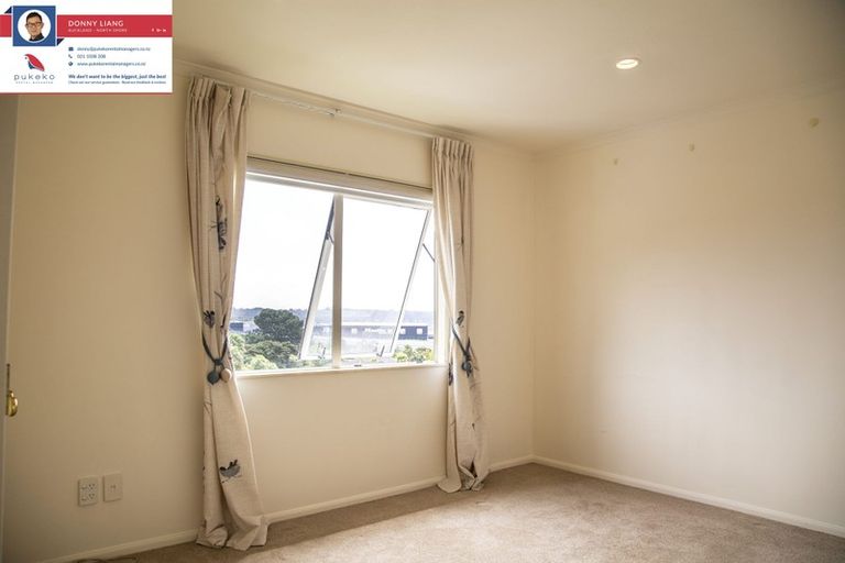 Photo of property in 6 Canary Place, Unsworth Heights, Auckland, 0632