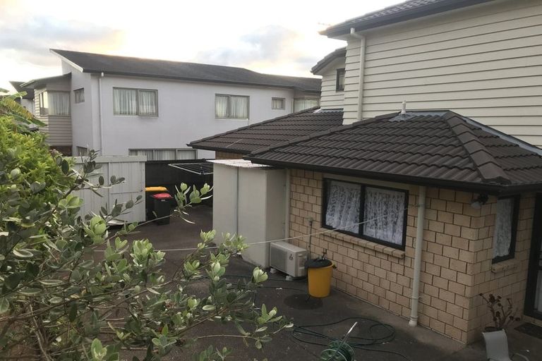 Photo of property in 25 Packspur Drive, Flat Bush, Auckland, 2016