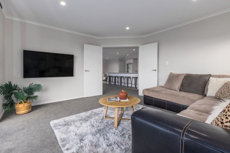 Photo of property in 19 Schooner Drive, Whitby, Porirua, 5024