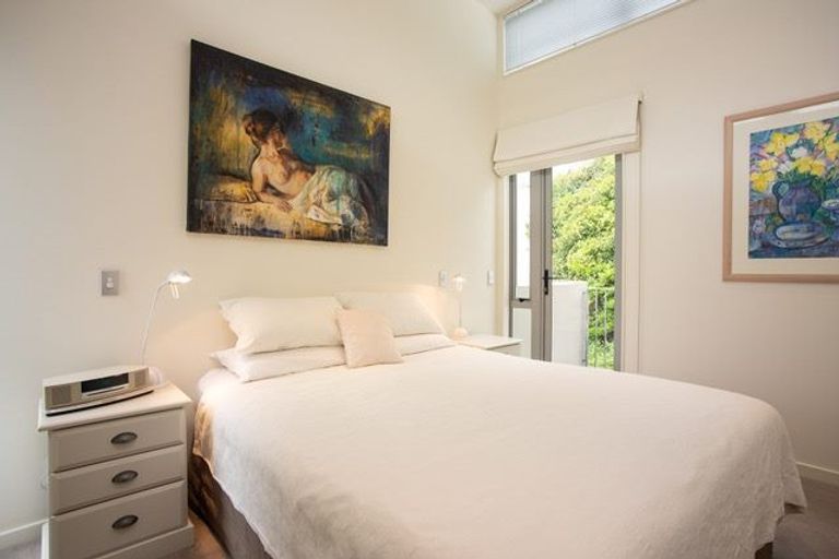 Photo of property in Aqua, 7/74 Oriental Parade, Oriental Bay, Wellington, 6011