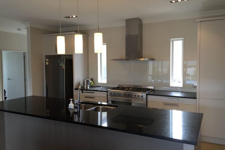 Photo of property in 10 Travis View Drive, Fairview Heights, Auckland, 0632