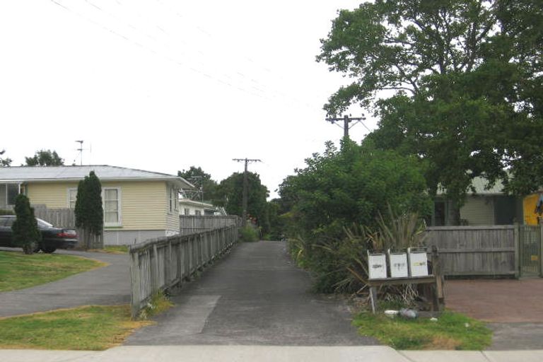 Photo of property in 2/260a Birkdale Road, Birkdale, Auckland, 0626