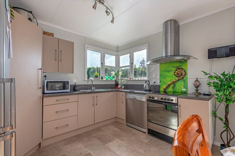 Photo of property in 3 Glasgow Street, Takaro, Palmerston North, 4412