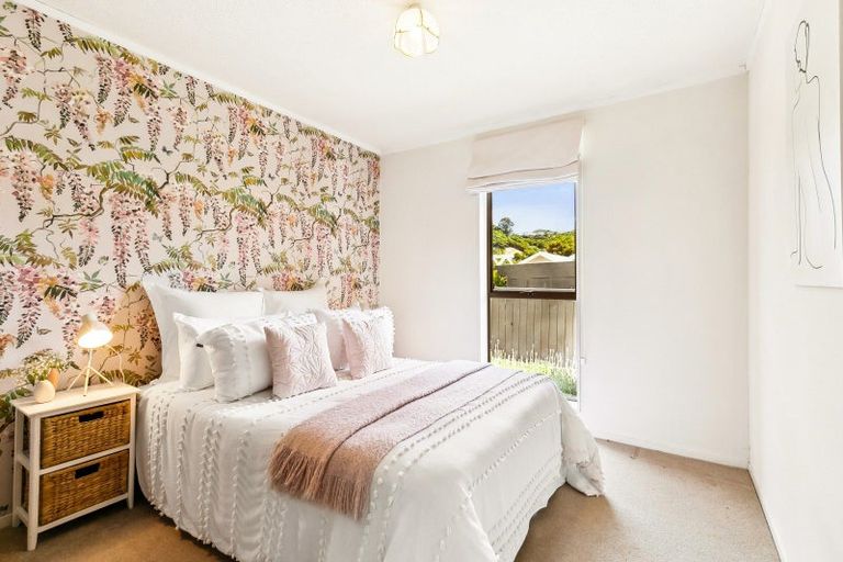 Photo of property in 8a Beauchamp Street, Karori, Wellington, 6012