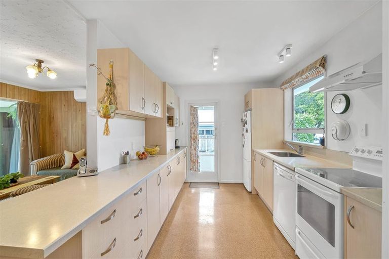 Photo of property in 14 Pinehurst Crescent, Russley, Christchurch, 8042