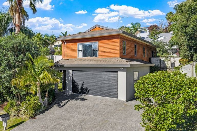 Photo of property in 22 Coralsea Way, Arkles Bay, Whangaparaoa, 0932
