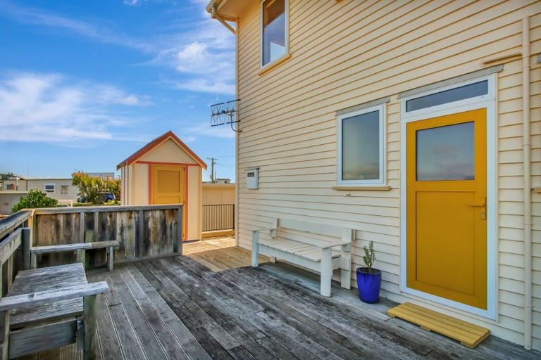 Photo of property in 19 Marine Parade South, Foxton Beach, Foxton, 4815