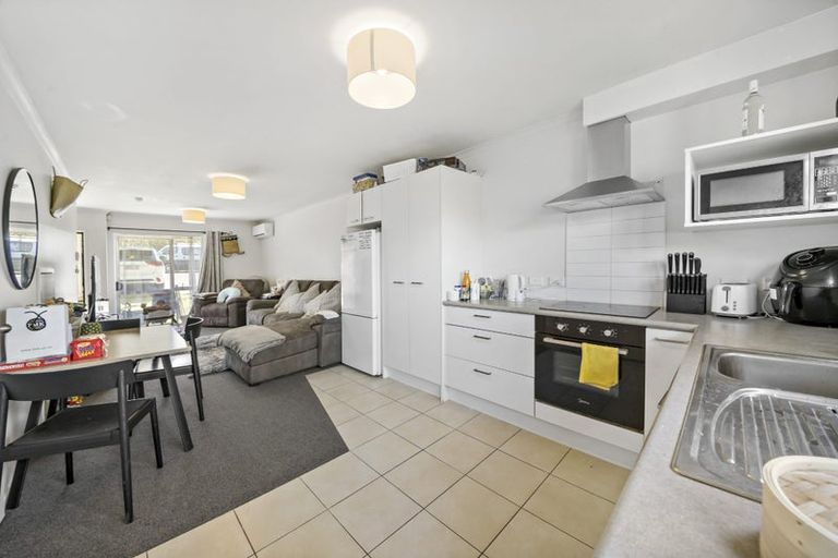 Photo of property in 18/94 Glengarry Road, Glen Eden, Auckland, 0602