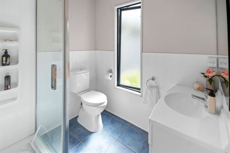 Photo of property in 9 Gwen Place, Redwood, Christchurch, 8051