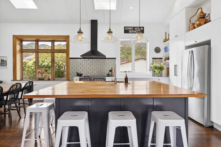 Photo of property in 6 Ray Street, Cromwell, 9310