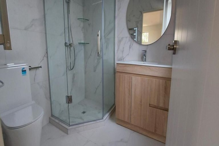 Photo of property in 29d Mackenzie Street, Te Atatu South, Auckland, 0610