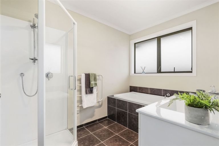 Photo of property in 109 Barrington Drive, Huntington, Hamilton, 3210