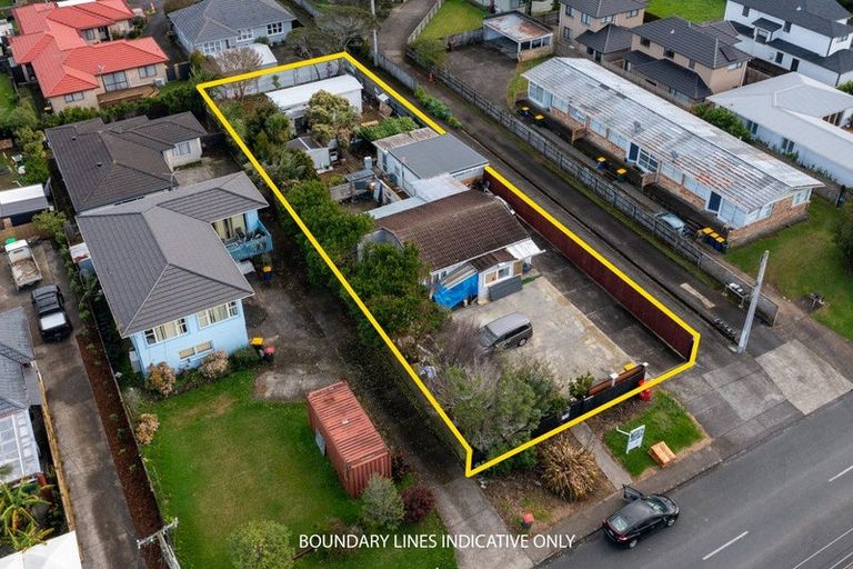 Photo of property in 730 Te Atatu Road, Te Atatu Peninsula, Auckland, 0610