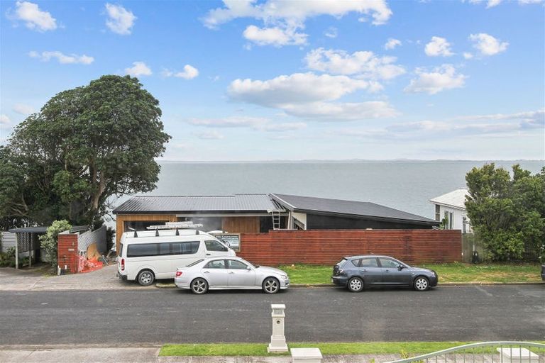 Photo of property in 7 Crispe Road, Clarks Beach, 2122