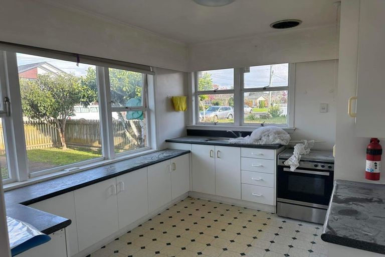 Photo of property in 1/32 Buckingham Crescent, Manukau, Auckland, 2025