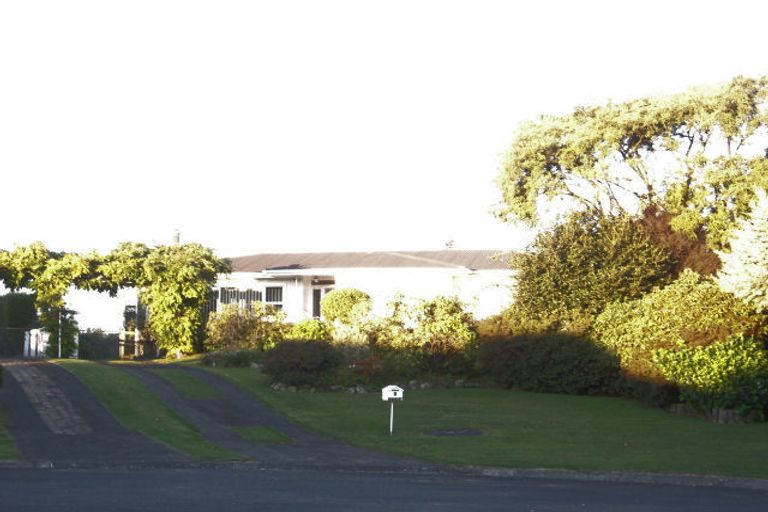 Photo of property in 1 Ngatuku Place, Tokoroa, 3420