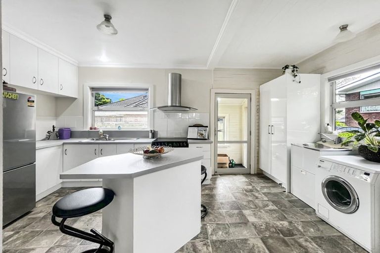 Photo of property in 51 Manawatu Street, Hokowhitu, Palmerston North, 4410