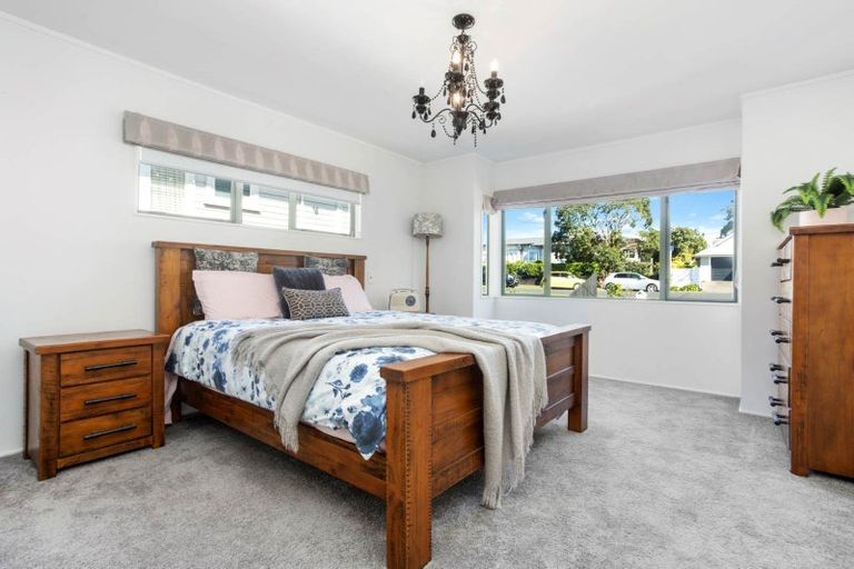 Photo of property in 2/6 Seaview Avenue, Northcote, Auckland, 0627