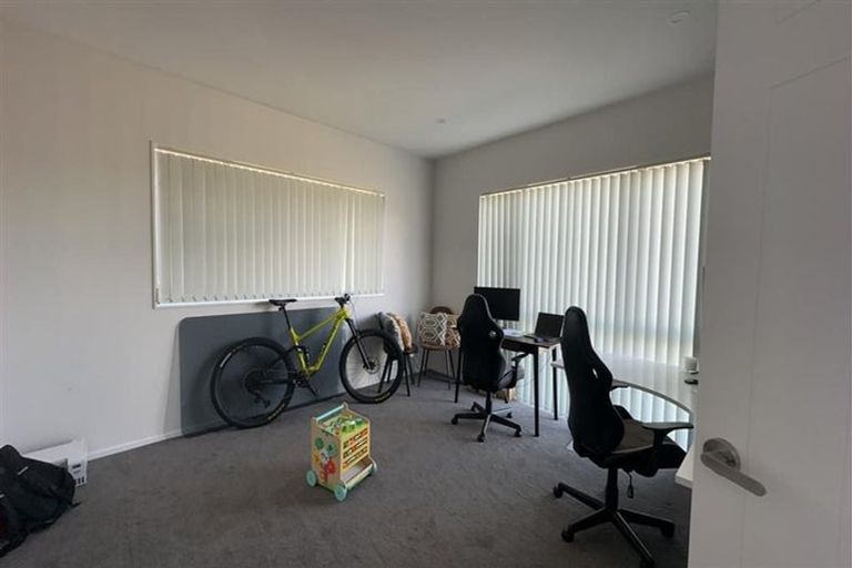 Photo of property in 84 Taikura Avenue, Red Beach, 0932