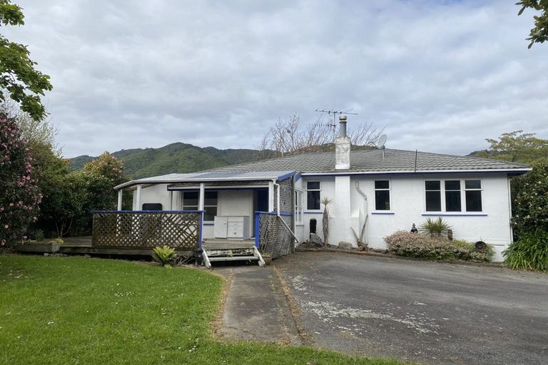 Photo of property in 22 Main Road, Waikanae, 5036