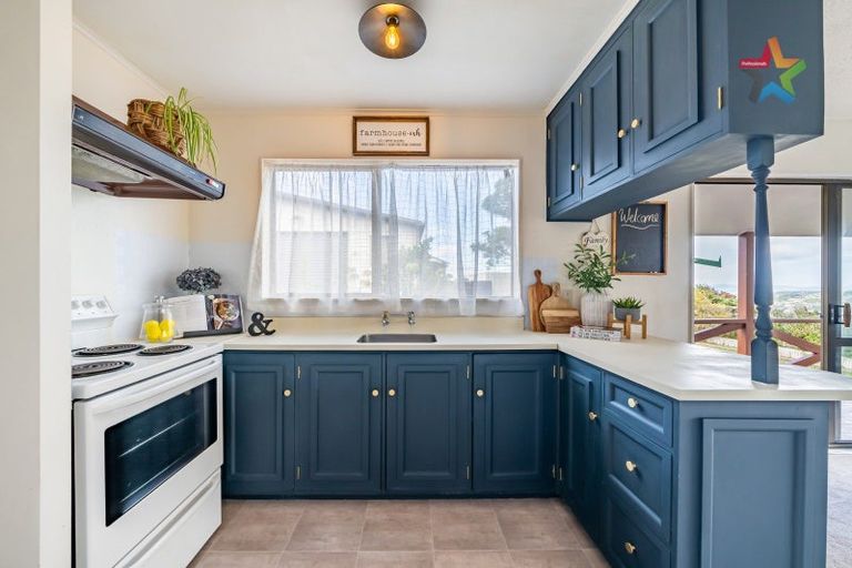 Photo of property in 14a Mossburn Grove, Kelson, Lower Hutt, 5010