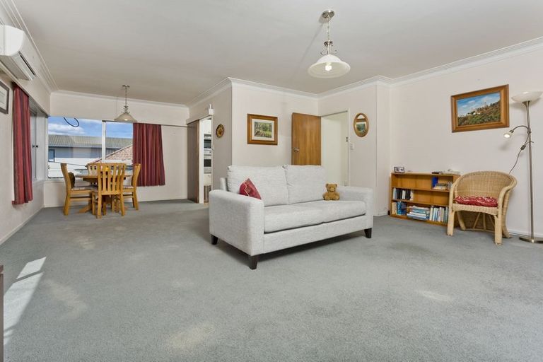 Photo of property in 1/11 Bayview Road, Hauraki, Auckland, 0622