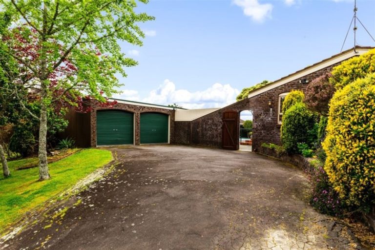 Photo of property in 2 Cezanne Place, New Lynn, Auckland, 0600