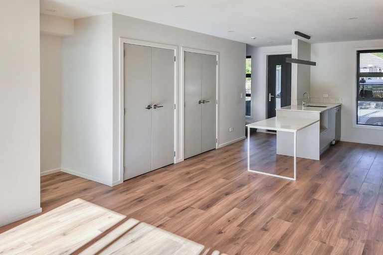 Photo of property in 3/11 Lees Grove, Wainuiomata, Lower Hutt, 5014