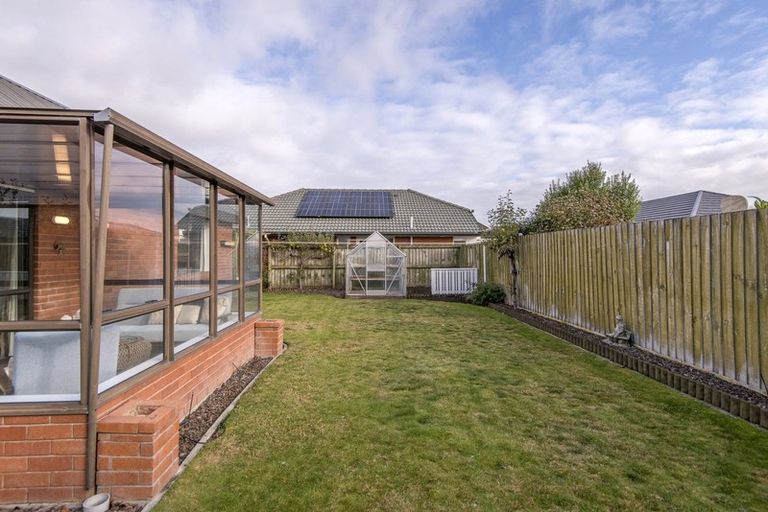 Photo of property in 11 Farm Lane, Parklands, Christchurch, 8083