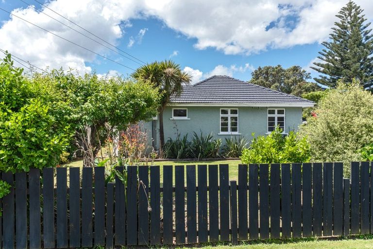Photo of property in 141 Seaview Road, Westown, New Plymouth, 4310