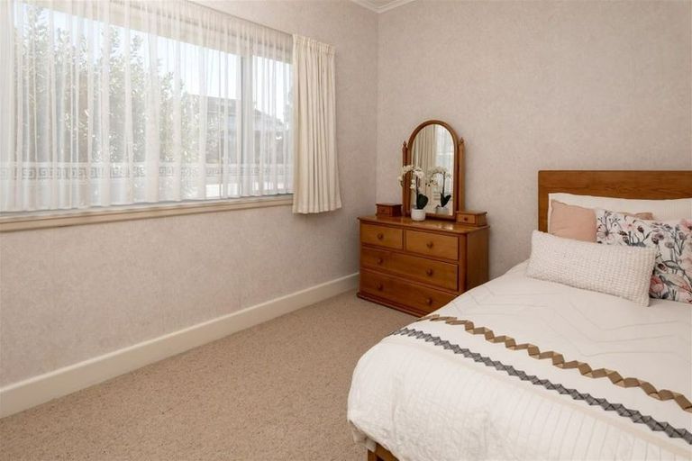 Photo of property in 69 Pah Road, Cockle Bay, Auckland, 2014