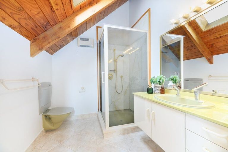 Photo of property in 5 Palmyra Way, Half Moon Bay, Auckland, 2012