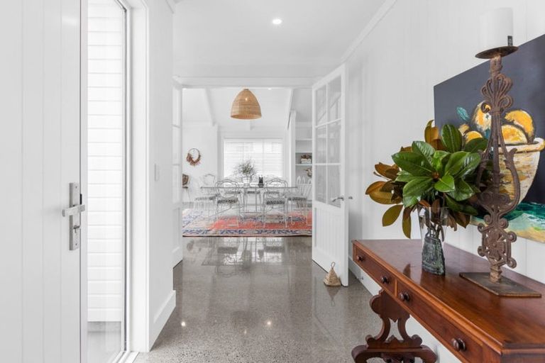 Photo of property in 25 Grooby Place, Havelock North, 4130